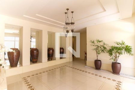 Apartamento à venda com 67m², 2 quartos e 2 vagasHall social