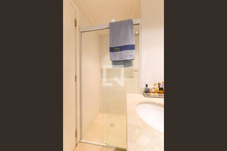 Apartamento à venda com 67m², 2 quartos e 2 vagasBanheiro da Suíte