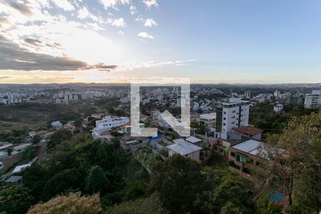 Vista da Sala de apartamento para alugar com 3 quartos, 220m² em Ouro Preto, Belo Horizonte