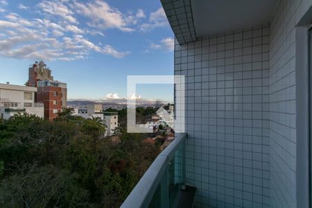 Apartamento para alugar com 220m², 3 quartos e 3 vagasVaranda