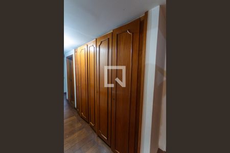 Apartamento à venda com 220m², 4 quartos e 4 vagasRouparia