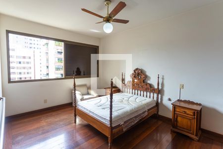 Apartamento à venda com 220m², 4 quartos e 4 vagasSuíte 1