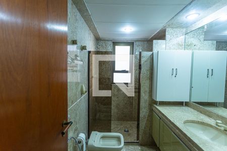 Apartamento à venda com 220m², 4 quartos e 4 vagasBanheiro da Suíte 3