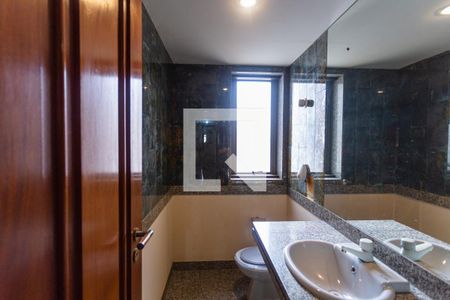 Apartamento à venda com 220m², 4 quartos e 4 vagasLavabo