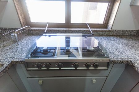 Apartamento à venda com 220m², 4 quartos e 4 vagasFogão