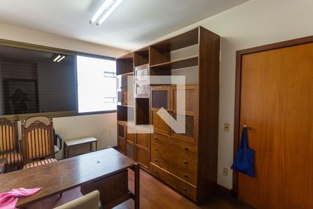 Apartamento à venda com 220m², 4 quartos e 4 vagasQuarto 4/Escritório