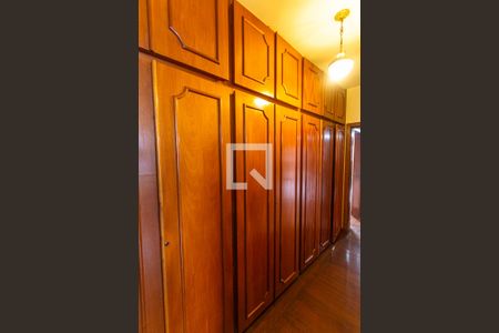 Apartamento à venda com 220m², 4 quartos e 4 vagasArmário da Suíte 2