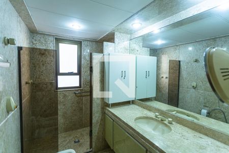 Apartamento à venda com 220m², 4 quartos e 4 vagasBanheiro da Suíte 3