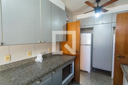 Apartamento à venda com 220m², 4 quartos e 4 vagasCozinha