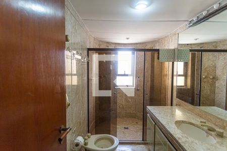 Apartamento à venda com 220m², 4 quartos e 4 vagasBanheiro da Suíte 2