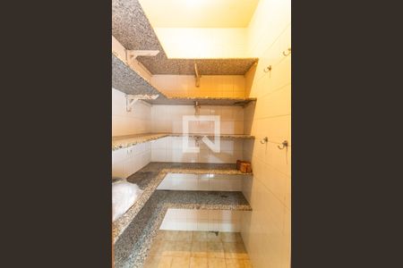 Apartamento à venda com 220m², 4 quartos e 4 vagasDespensa da Área de Serviço