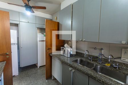 Apartamento à venda com 220m², 4 quartos e 4 vagasCozinha