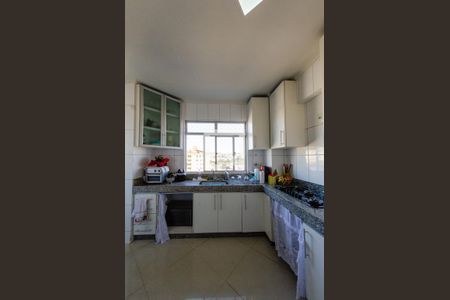 Apartamento à venda com 96m², 3 quartos e 2 vagasCozinha