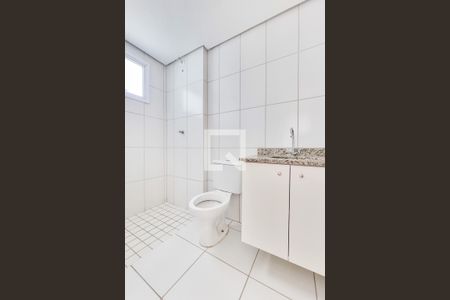 Banheiro da Suíte de apartamento para alugar com 2 quartos, 66m² em Jardim Uirá, São José dos Campos