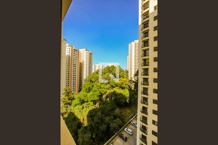 Apartamento à venda com 110m², 3 quartos e 2 vagasQuarto 2 - Vista