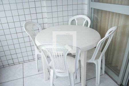 Apartamento para alugar com 85m², 3 quartos e 1 vaga Apartamento para alugar com 85m², 3 quartos e 1 vagaVaranda