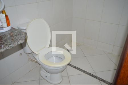 Casa à venda com 83m², 2 quartos e 2 vagasBanheiro