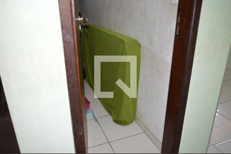 Casa à venda com 83m², 2 quartos e 2 vagasDispensa 