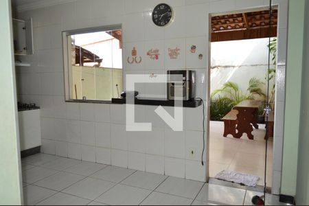 Casa à venda com 83m², 2 quartos e 2 vagasCozinha