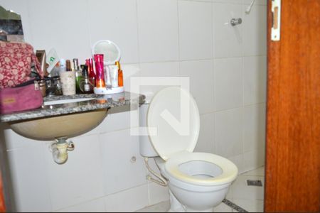 Casa à venda com 83m², 2 quartos e 2 vagasBanheiro
