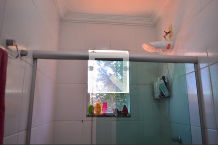 Casa à venda com 83m², 2 quartos e 2 vagasBanheiro