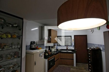 Casa à venda com 220m², 4 quartos e 2 vagasCozinha