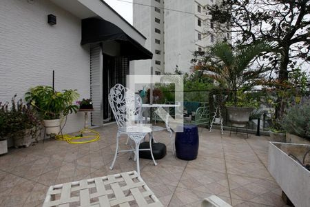 Casa à venda com 220m², 4 quartos e 2 vagasSuíte - varanda