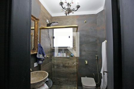 Casa à venda com 220m², 4 quartos e 2 vagasBanheiro da Suíte