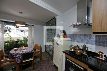 Casa à venda com 220m², 4 quartos e 2 vagasCozinha