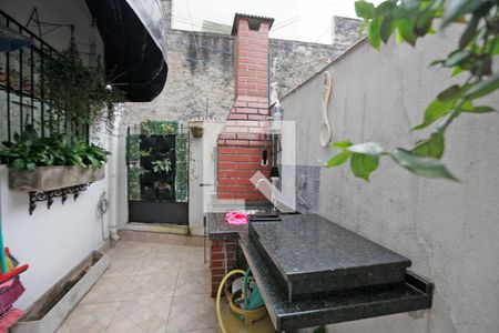 Casa à venda com 220m², 4 quartos e 2 vagasChurrasqueira