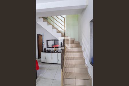 Escada de casa à venda com 4 quartos, 130m² em Vila Jardim Leblon, Belo Horizonte
