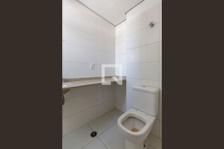 Apartamento à venda com 66m², 2 quartos e 2 vagasBanheiro da Suite