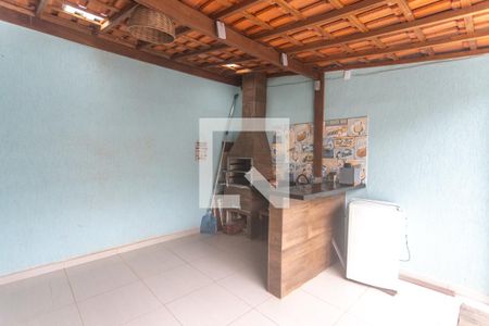 Casa à venda com 121m², 2 quartos e 1 vagaQuintal