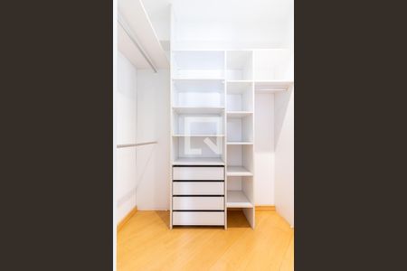 Apartamento para alugar com 70m², 3 quartos e 2 vagasQuarto 3 - Suíte - Closet