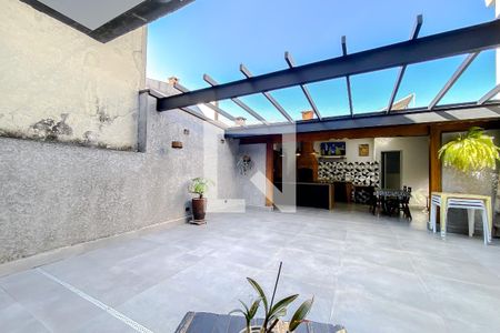 Casa para alugar com 225m², 3 quartos e 2 vagasQuintal