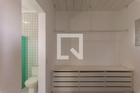 Casa de condomínio para alugar com 234m², 3 quartos e 4 vagas Casa de condomínio para alugar com 234m², 3 quartos e 4 vagasCloset da Suíte
