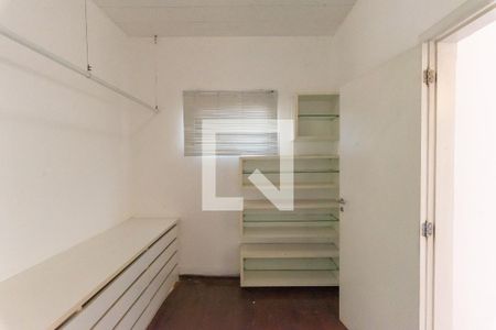 Casa de condomínio para alugar com 234m², 3 quartos e 4 vagas Casa de condomínio para alugar com 234m², 3 quartos e 4 vagasCloset da Suíte