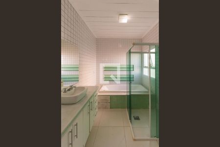 Casa de condomínio para alugar com 234m², 3 quartos e 4 vagas Casa de condomínio para alugar com 234m², 3 quartos e 4 vagasBanheiro da Suíte