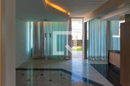 Sala de casa de condomínio para alugar com 3 quartos, 234m² em Swiss Park, Campinas