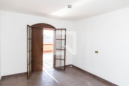 Casa à venda com 303m², 5 quartos e 3 vagasQuarto 2