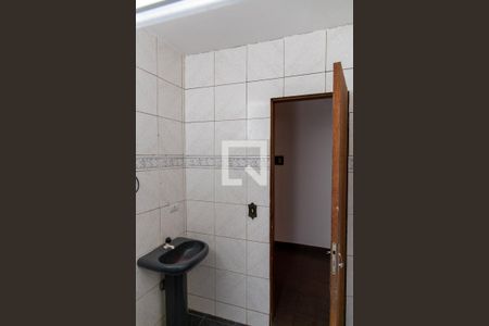 Casa à venda com 303m², 5 quartos e 3 vagasBanheiro 2