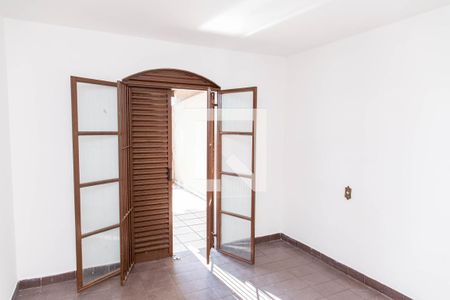 Casa à venda com 303m², 5 quartos e 3 vagasQuarto 3