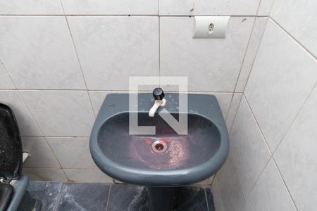 Casa à venda com 303m², 5 quartos e 3 vagasBanheiro 2