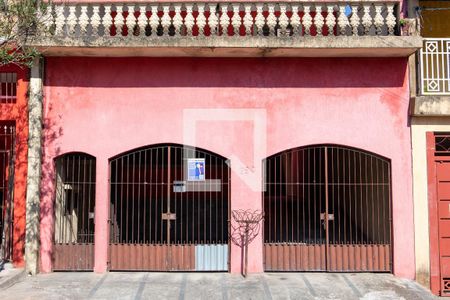 Casa à venda com 303m², 5 quartos e 3 vagasFachada