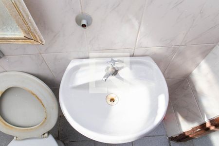 Casa à venda com 303m², 5 quartos e 3 vagasBanheiro 2 Casa 2