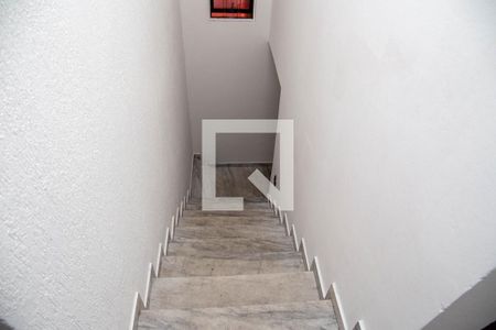 Casa à venda com 303m², 5 quartos e 3 vagasEscada