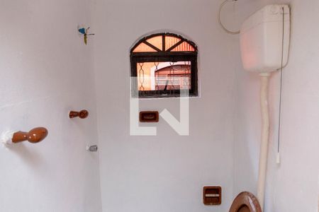 Casa à venda com 303m², 5 quartos e 3 vagasBanheiro de serviço