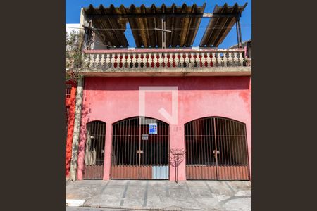 Casa à venda com 303m², 5 quartos e 3 vagasFachada