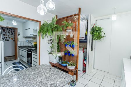 Apartamento à venda com 96m², 3 quartos e 1 vaga Apartamento à venda com 96m², 3 quartos e 1 vagaCozinha e copa