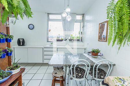 Apartamento à venda com 96m², 3 quartos e 1 vaga Apartamento à venda com 96m², 3 quartos e 1 vagaCozinha e copa